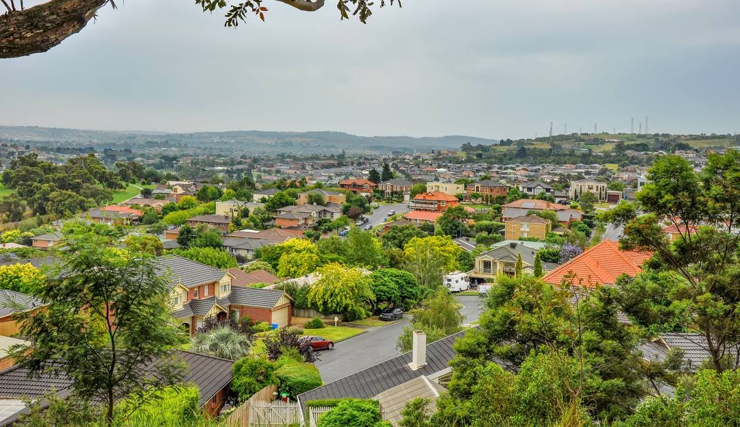 Berwick hills and leafy residential streets - local bariatric surgery location in Berwick VIC